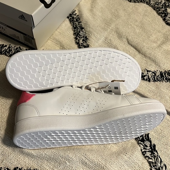 NEW Kids' Adidas Advantage Lace Shoes - US 5.5 Big Kid / Cloud White - Picture 5 of 6